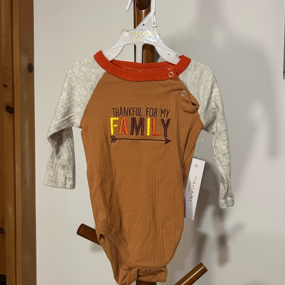 Tahari‎ Brown and Gray Kids Thanksgiving Onesie 3-6m